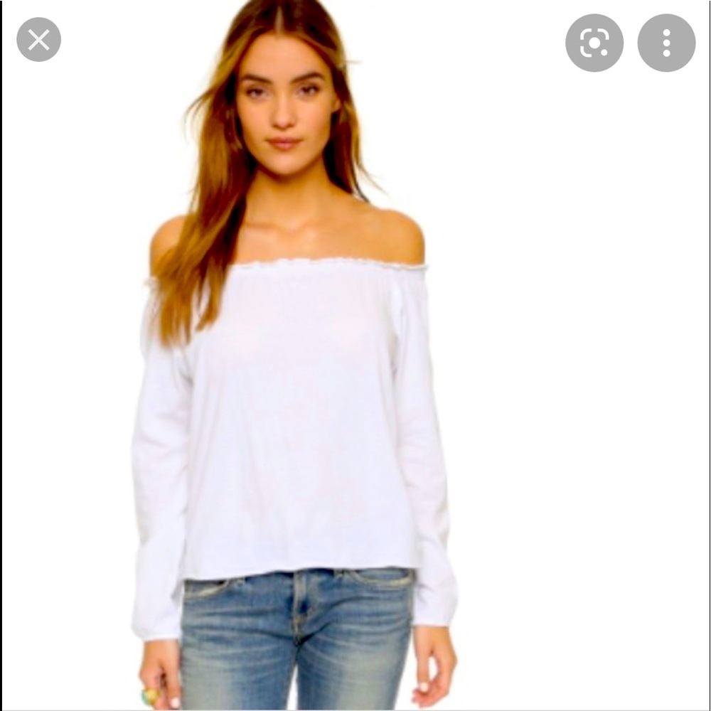 Chaser peasant off the shoulder too